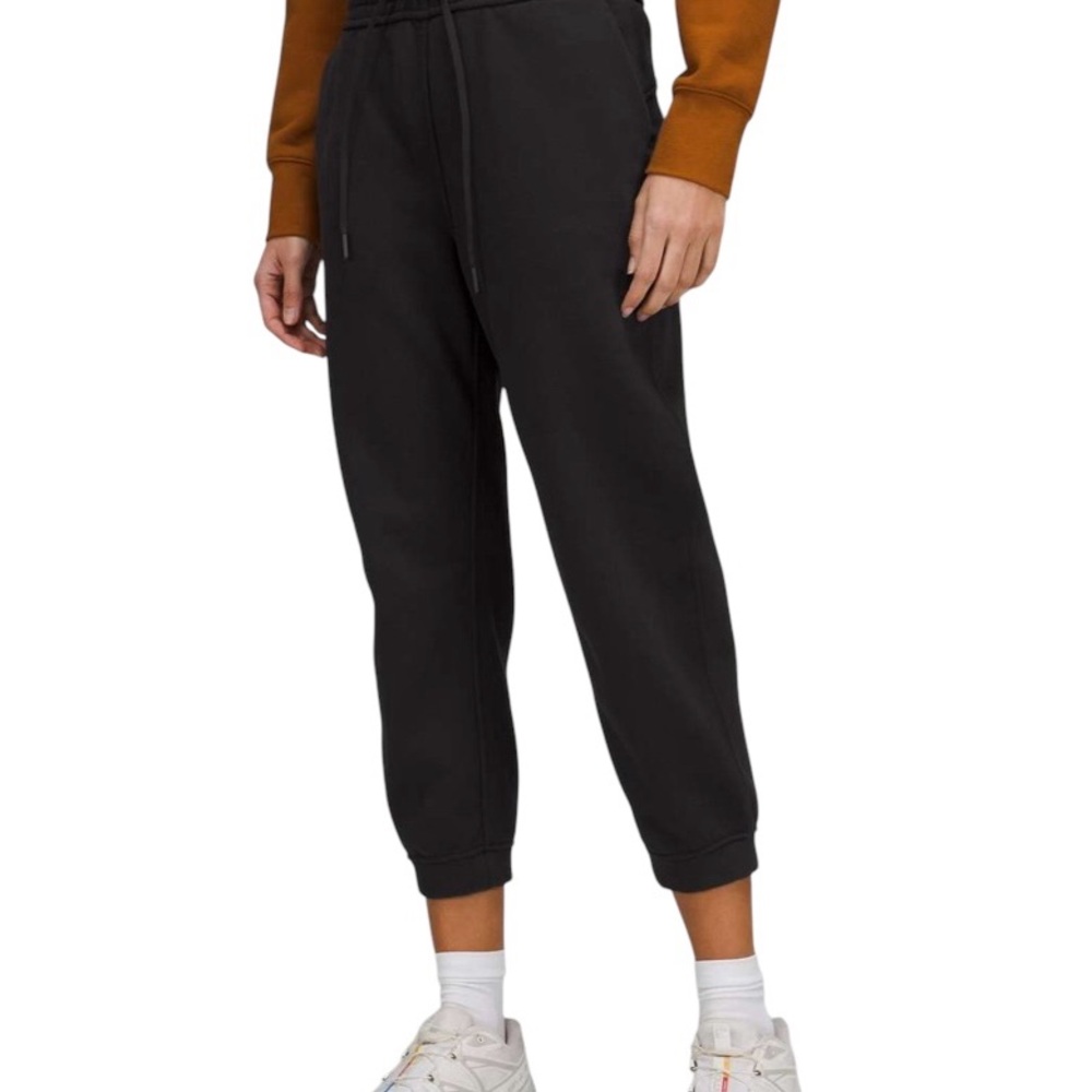 Lululemon Loungeful High-Rise Cropped Jogger Size 4